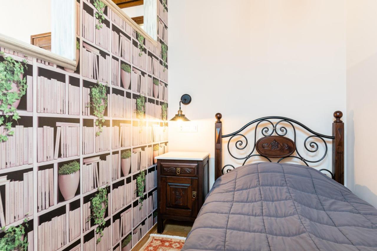 Kaza Guesthouse ดีมิตซานา ภายนอก รูปภาพ