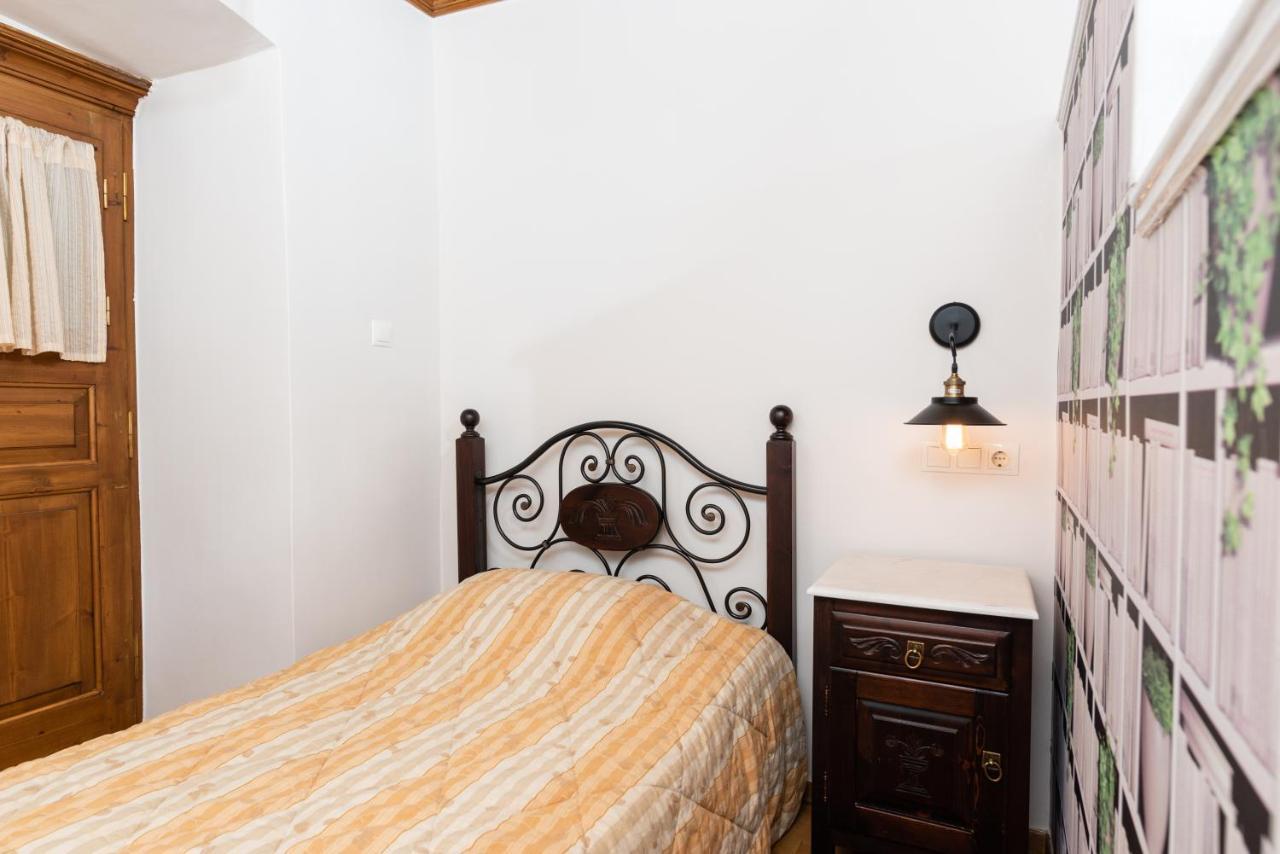 Kaza Guesthouse ดีมิตซานา ภายนอก รูปภาพ