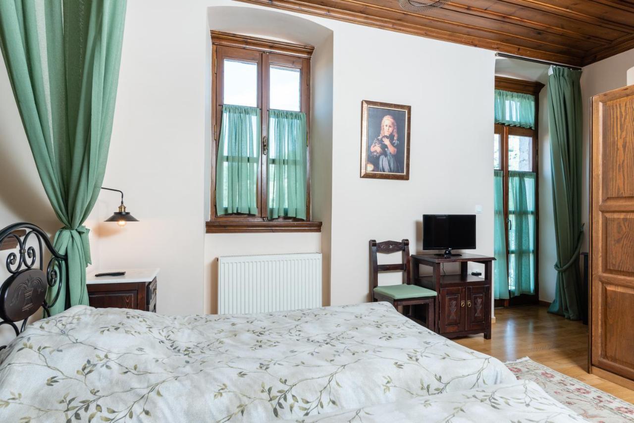 Kaza Guesthouse ดีมิตซานา ภายนอก รูปภาพ