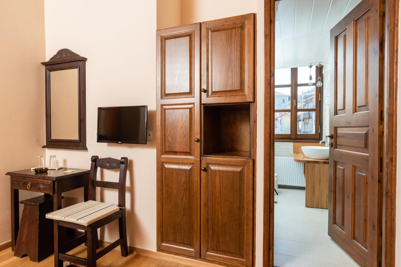Kaza Guesthouse ดีมิตซานา ภายนอก รูปภาพ
