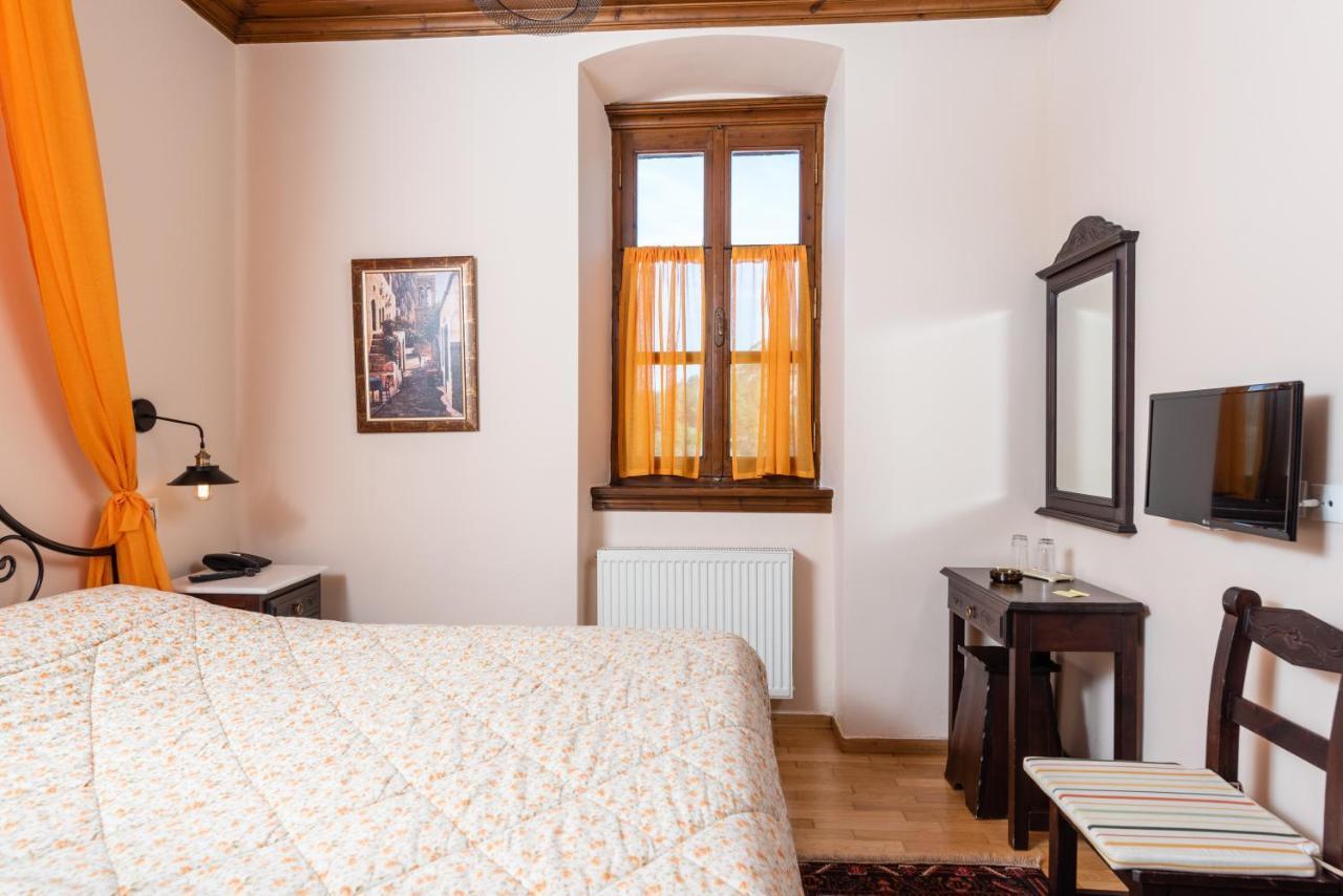 Kaza Guesthouse ดีมิตซานา ภายนอก รูปภาพ