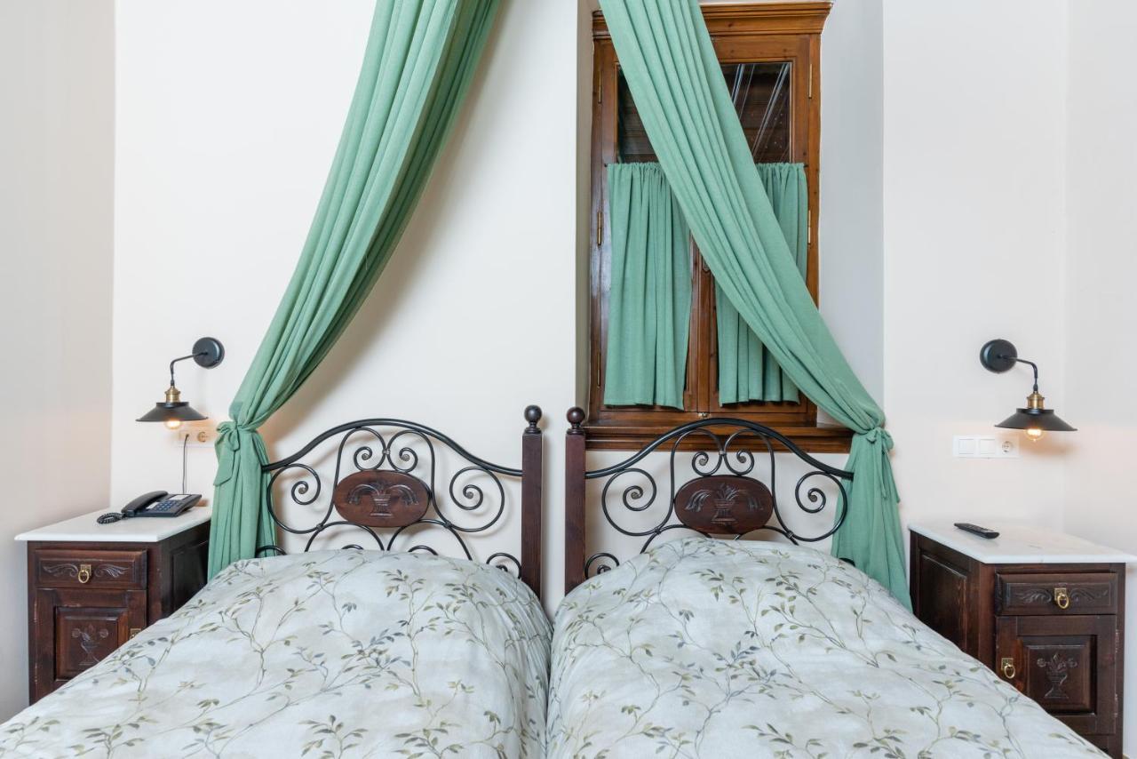 Kaza Guesthouse ดีมิตซานา ภายนอก รูปภาพ