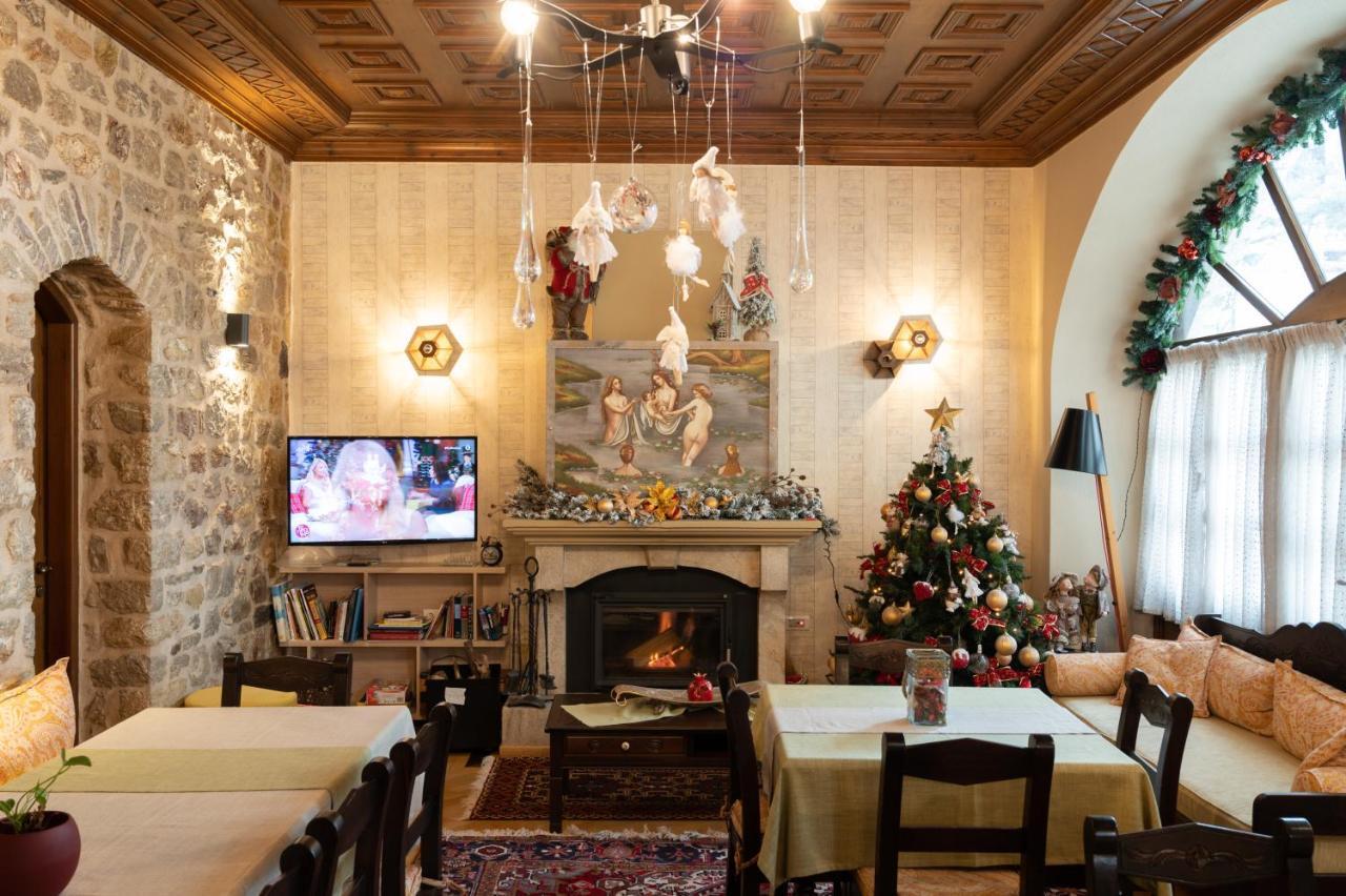 Kaza Guesthouse ดีมิตซานา ภายนอก รูปภาพ