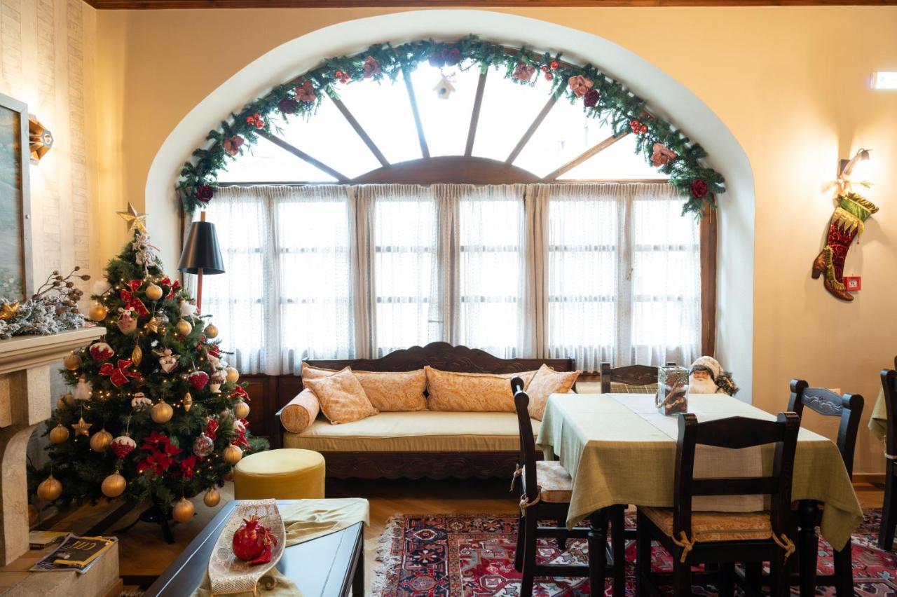 Kaza Guesthouse ดีมิตซานา ภายนอก รูปภาพ