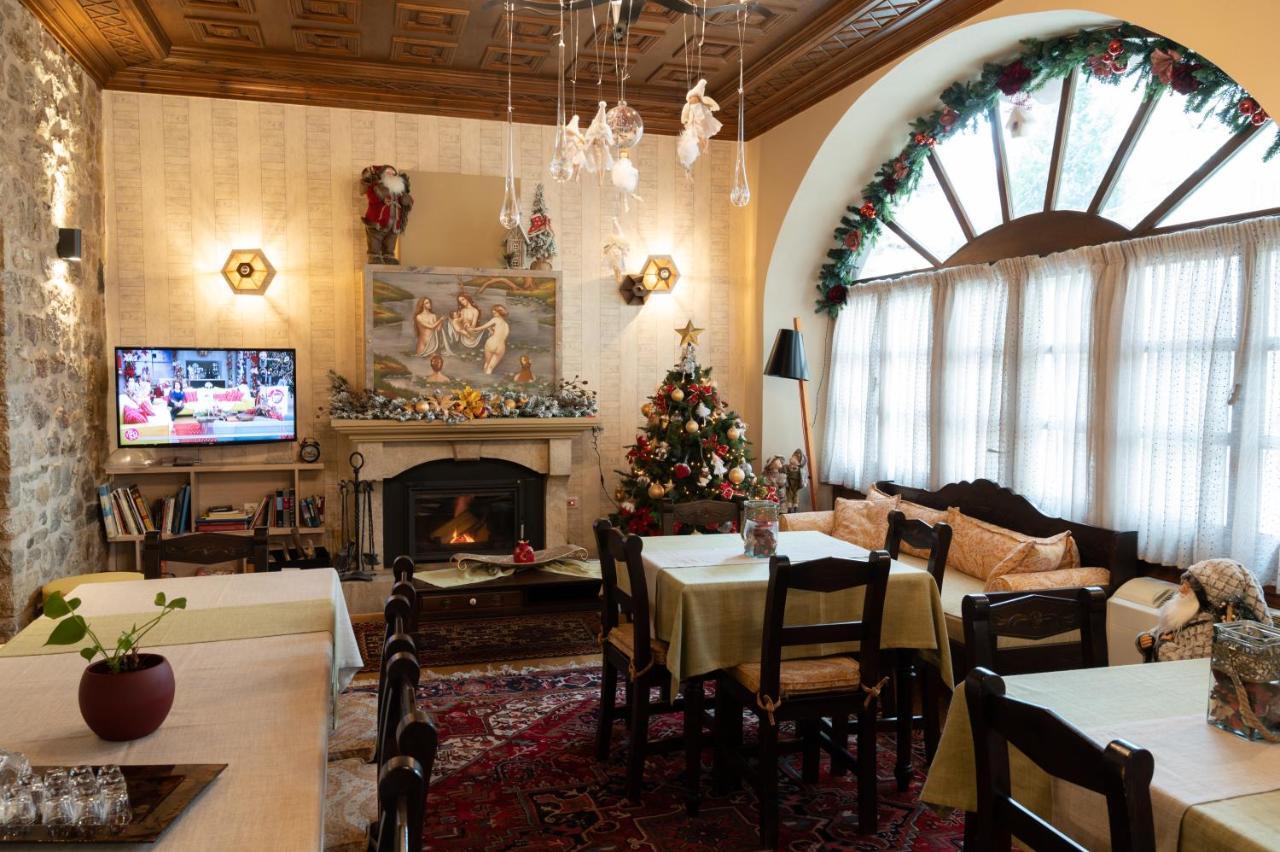 Kaza Guesthouse ดีมิตซานา ภายนอก รูปภาพ